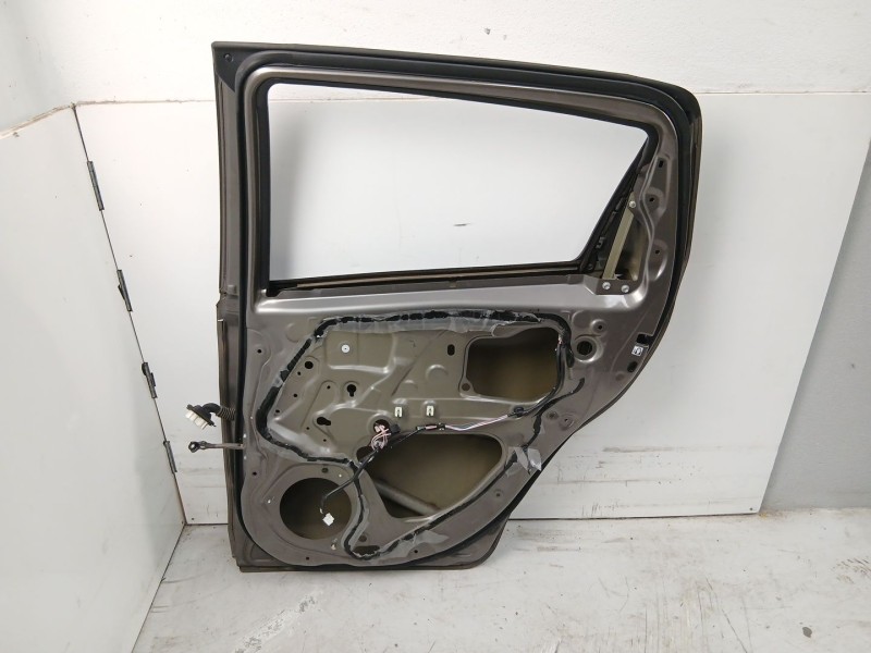 Recambio de puerta trasera derecha para toyota yaris (_p13_) 1.5 hybrid (nhp130_) referencia OEM IAM 670030D190  