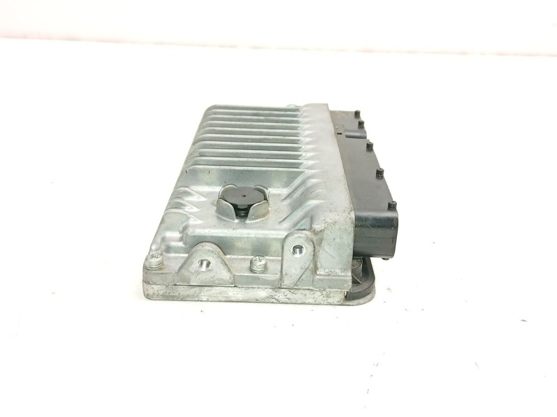 Recambio de centralita para toyota yaris (_p13_) 1.5 hybrid (nhp130_) referencia OEM IAM 896610U230  