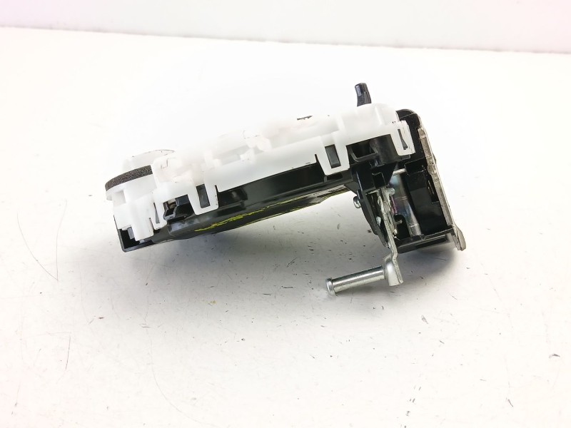 Recambio de cerradura puerta trasera derecha para toyota yaris (_p13_) 1.5 hybrid (nhp130_) referencia OEM IAM 690500D310  