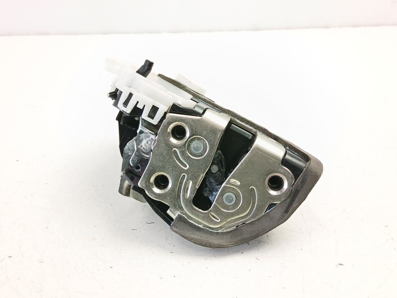 Recambio de cerradura puerta trasera derecha para toyota yaris (_p13_) 1.5 hybrid (nhp130_) referencia OEM IAM 690500D310  