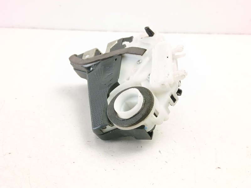 Recambio de cerradura puerta trasera derecha para toyota yaris (_p13_) 1.5 hybrid (nhp130_) referencia OEM IAM 690500D310  