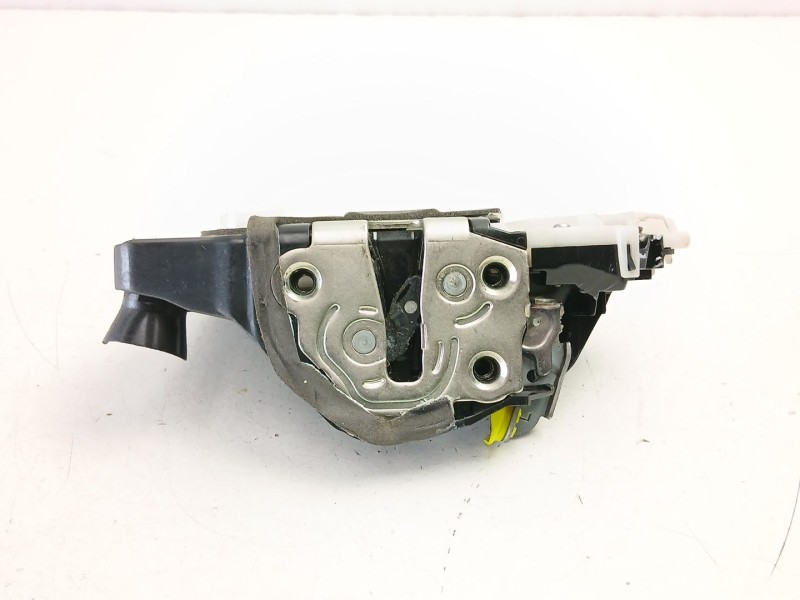 Recambio de cerradura puerta delantera izquierda para toyota yaris (_p13_) 1.5 hybrid (nhp130_) referencia OEM IAM 690400D520  