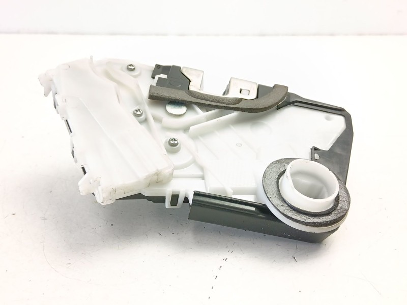 Recambio de cerradura puerta delantera izquierda para toyota yaris (_p13_) 1.5 hybrid (nhp130_) referencia OEM IAM 690400D520  