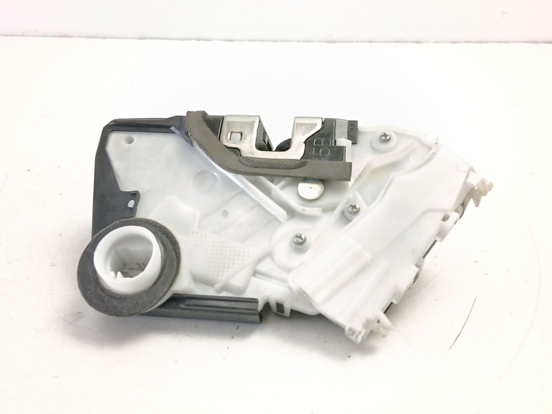 Recambio de cerradura puerta delantera derecha para toyota yaris (_p13_) 1.5 hybrid (nhp130_) referencia OEM IAM 690300D540  