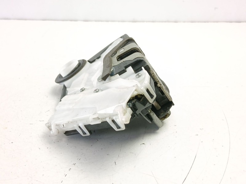 Recambio de cerradura puerta delantera derecha para toyota yaris (_p13_) 1.5 hybrid (nhp130_) referencia OEM IAM 690300D540  