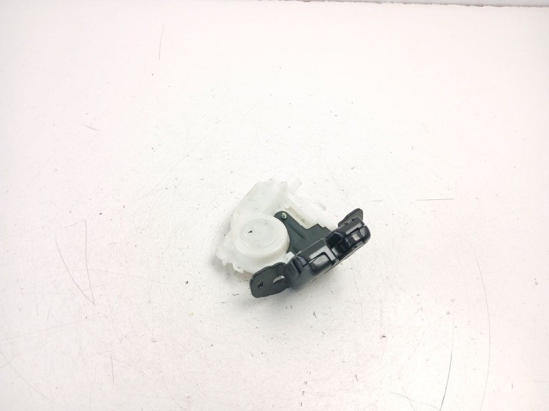 Recambio de cerradura maletero porton para toyota yaris (_p13_) 1.5 hybrid (nhp130_) referencia OEM IAM 6935002090  