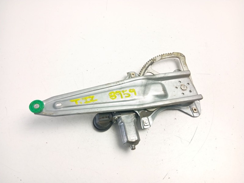 Recambio de elevalunas trasero izquierdo para toyota yaris (_p13_) 1.5 hybrid (nhp130_) referencia OEM IAM 698400D220  