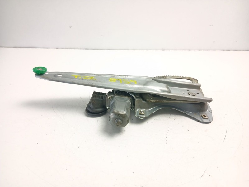 Recambio de elevalunas trasero izquierdo para toyota yaris (_p13_) 1.5 hybrid (nhp130_) referencia OEM IAM 698400D220  