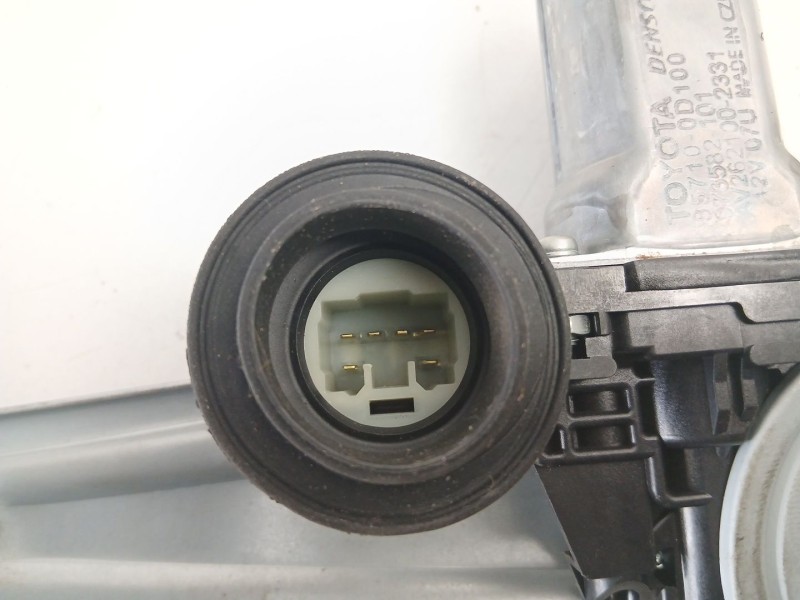 Recambio de elevalunas trasero izquierdo para toyota yaris (_p13_) 1.5 hybrid (nhp130_) referencia OEM IAM 698400D220  