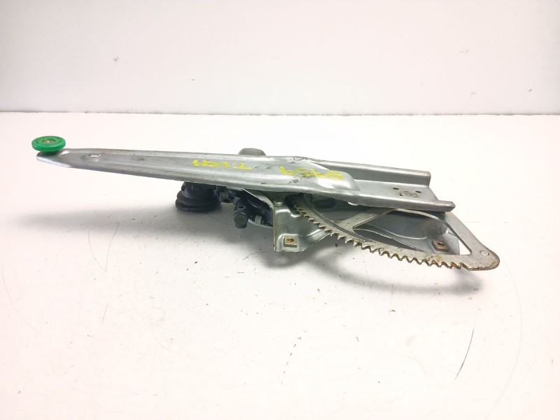 Recambio de elevalunas trasero derecho para toyota yaris (_p13_) 1.5 hybrid (nhp130_) referencia OEM IAM 698300D220  