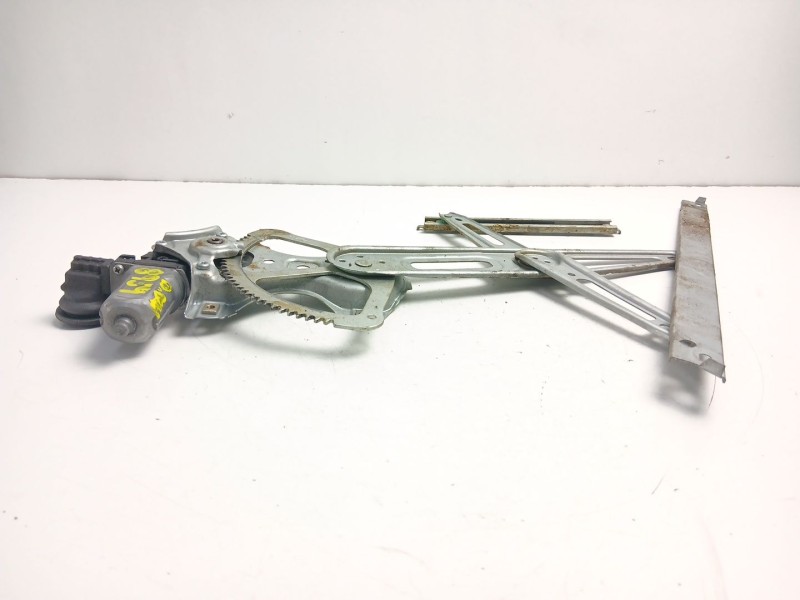 Recambio de elevalunas delantero derecho para toyota yaris (_p13_) 1.5 hybrid (nhp130_) referencia OEM IAM 698100D300  