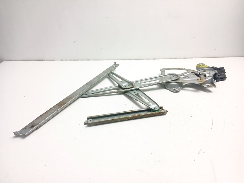 Recambio de elevalunas delantero derecho para toyota yaris (_p13_) 1.5 hybrid (nhp130_) referencia OEM IAM 698100D300  