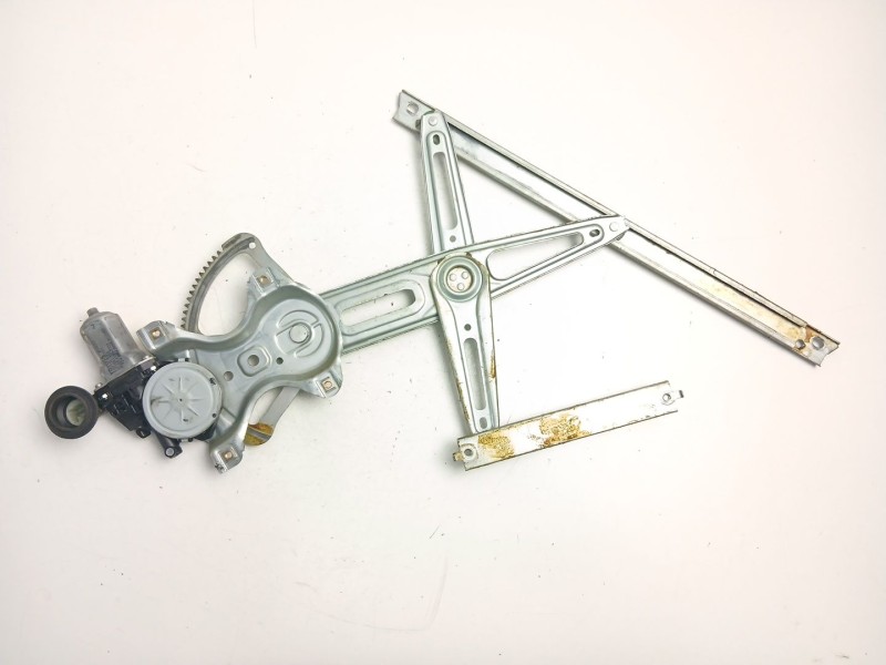 Recambio de elevalunas delantero derecho para toyota yaris (_p13_) 1.5 hybrid (nhp130_) referencia OEM IAM 698100D300  