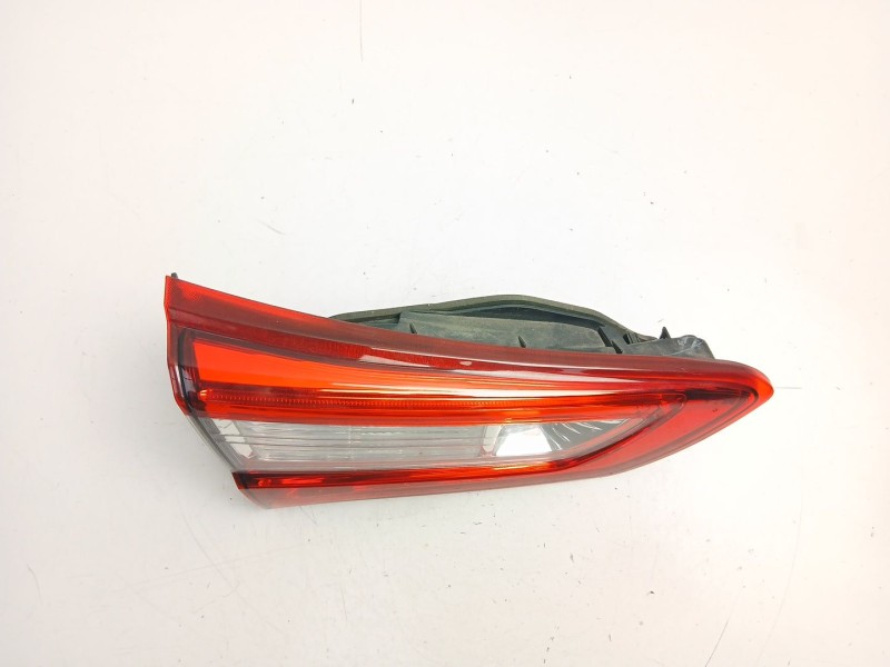 Recambio de piloto porton izquierdo para toyota yaris (_p13_) 1.5 hybrid (nhp130_) referencia OEM IAM 815910D620  