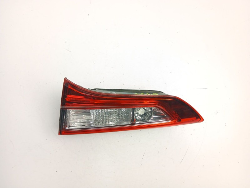 Recambio de piloto porton derecho para toyota yaris (_p13_) 1.5 hybrid (nhp130_) referencia OEM IAM 815800D620  