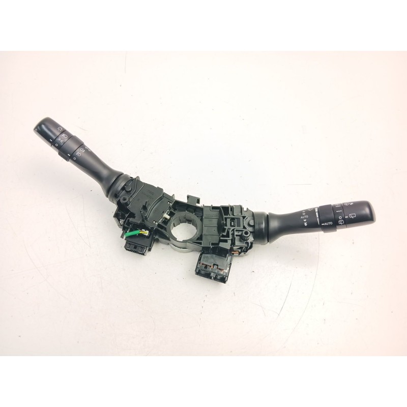 Recambio de mando luces y limpias para toyota yaris (_p13_) 1.5 hybrid (nhp130_) referencia OEM IAM 841400D300  846520D190