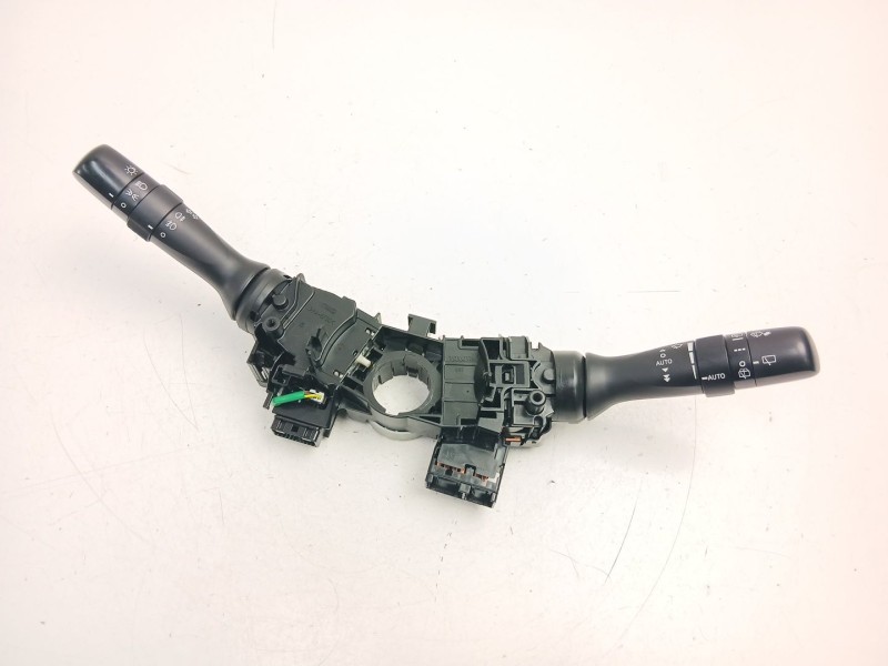 Recambio de mando luces y limpias para toyota yaris (_p13_) 1.5 hybrid (nhp130_) referencia OEM IAM 841400D300  846520D190