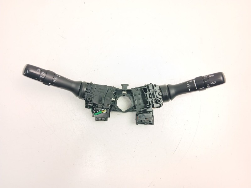 Recambio de mando luces y limpias para toyota yaris (_p13_) 1.5 hybrid (nhp130_) referencia OEM IAM 841400D300  846520D190