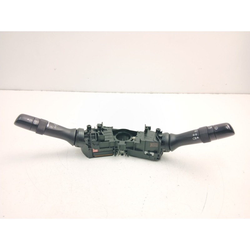 Recambio de mando luces y limpias para toyota yaris (_p13_) 1.5 hybrid (nhp130_) referencia OEM IAM 841400D300  846520D190