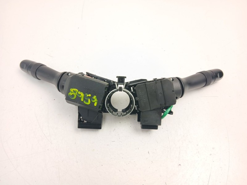 Recambio de mando luces y limpias para toyota yaris (_p13_) 1.5 hybrid (nhp130_) referencia OEM IAM 841400D300  846520D190