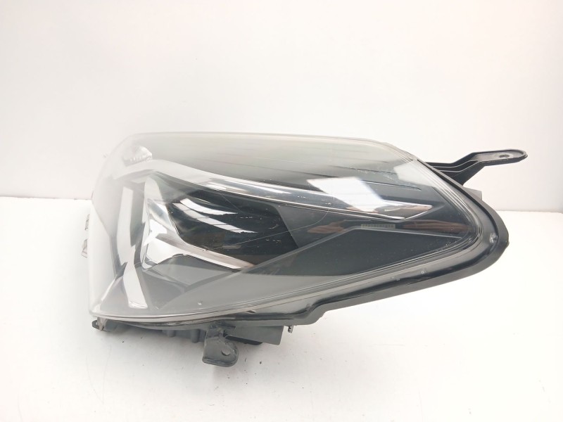 Recambio de faro izquierdo para toyota yaris (_p13_) 1.5 hybrid (nhp130_) referencia OEM IAM 811700DJ90  