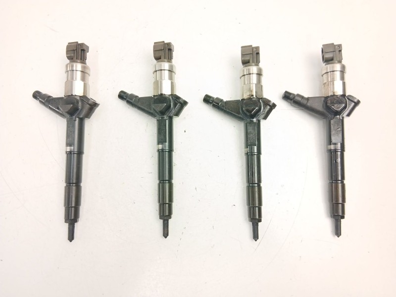 Recambio de inyectores juego para nissan primera (p12) 2.2 di referencia OEM IAM 16600AU600  