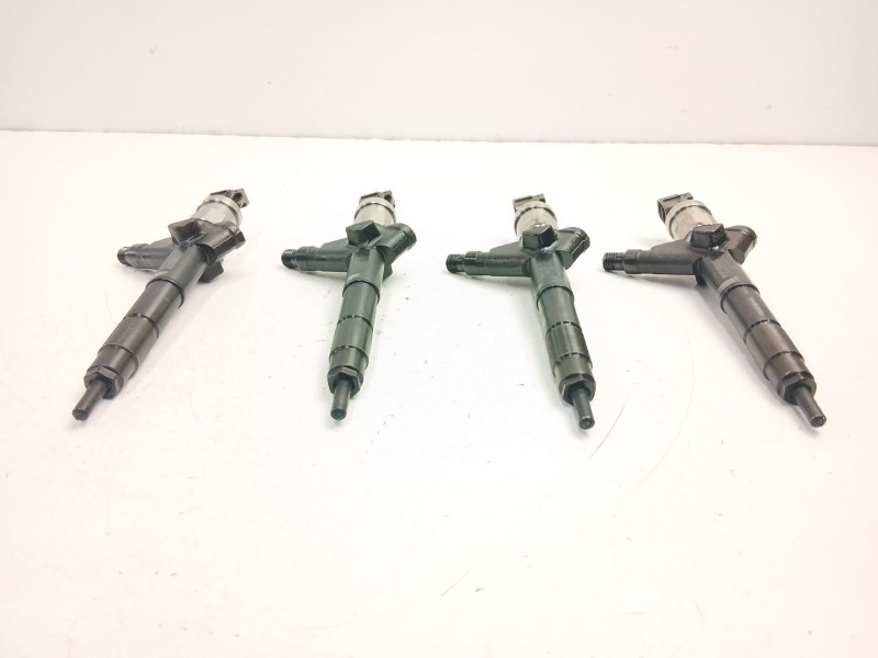 Recambio de inyectores juego para nissan primera (p12) 2.2 di referencia OEM IAM 16600AU600  