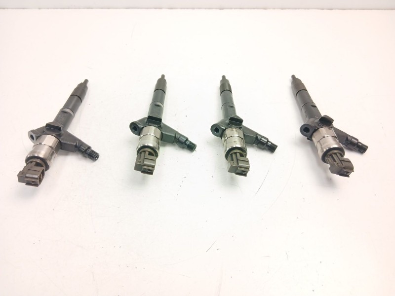 Recambio de inyectores juego para nissan primera (p12) 2.2 di referencia OEM IAM 16600AU600  
