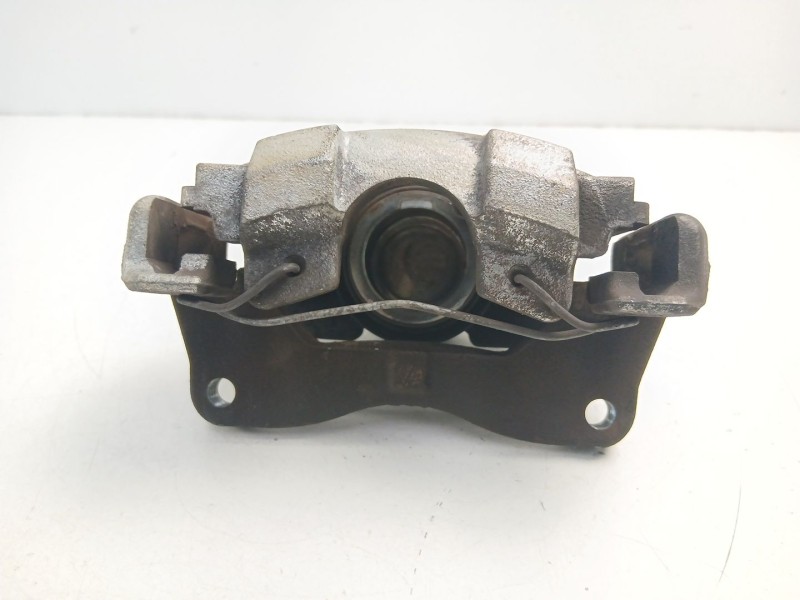Recambio de pinza freno delantera derecha para toyota yaris (_p13_) 1.5 hybrid (nhp130_) referencia OEM IAM 477300D200  