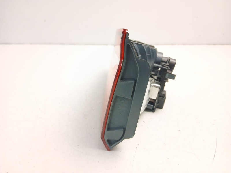 Recambio de piloto porton derecho para bmw x1 (f48) xdrive 20 d referencia OEM IAM 7350698  