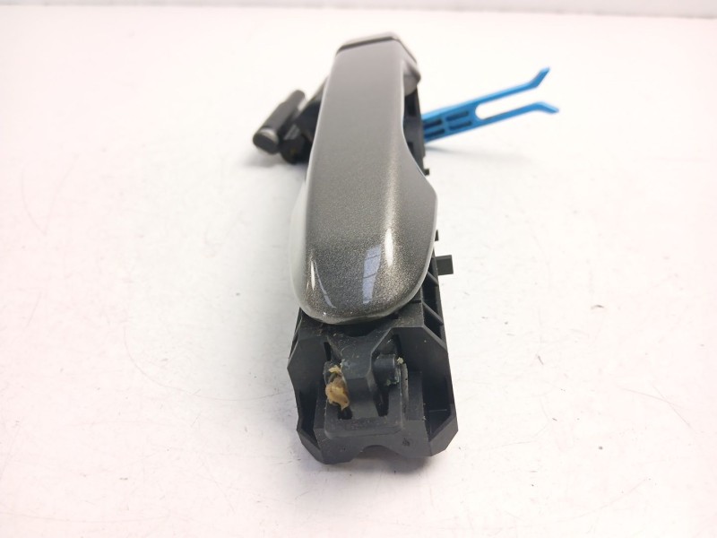 Recambio de manilla trasera izquierda para toyota yaris (_p13_) 1.5 hybrid (nhp130_) referencia OEM IAM 692040D090  