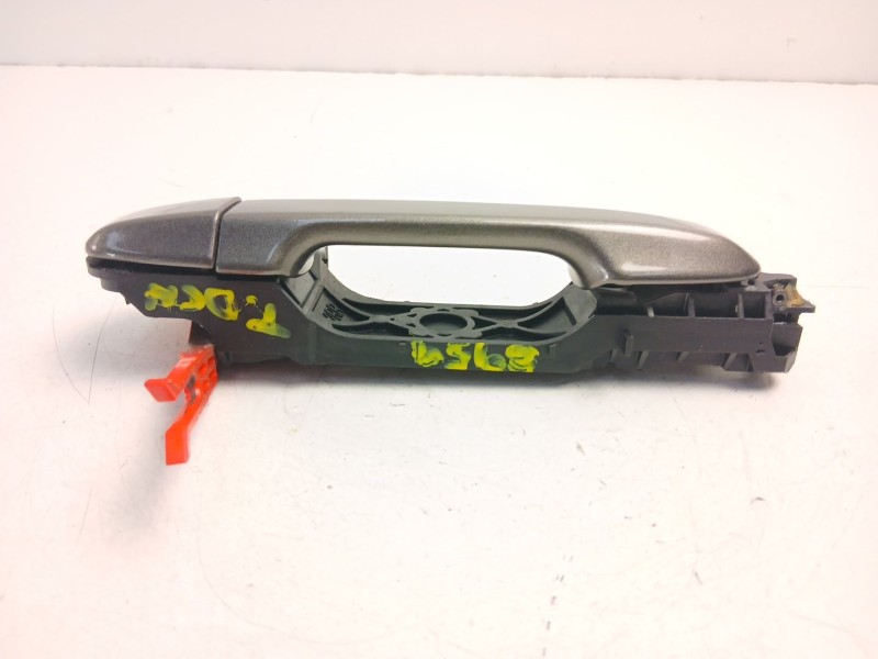 Recambio de manilla trasera derecha para toyota yaris (_p13_) 1.5 hybrid (nhp130_) referencia OEM IAM 692030D090  