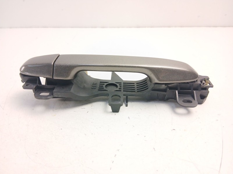 Recambio de manilla delantera derecha para toyota yaris (_p13_) 1.5 hybrid (nhp130_) referencia OEM IAM 692010D050  