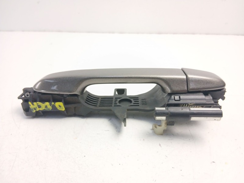 Recambio de manilla delantera derecha para toyota yaris (_p13_) 1.5 hybrid (nhp130_) referencia OEM IAM 692010D050  