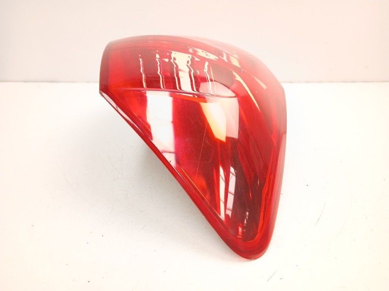 Recambio de piloto trasero derecho para toyota auris (_e15_) 2.2 d (ade157_, ade151_) referencia OEM IAM 8155102380  