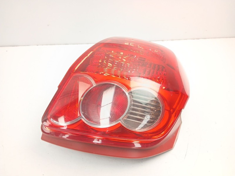Recambio de piloto trasero izquierdo para toyota auris (_e15_) 2.2 d (ade157_, ade151_) referencia OEM IAM 8156102380  