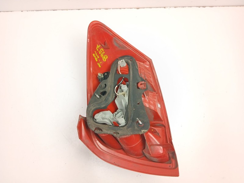 Recambio de piloto trasero izquierdo para toyota auris (_e15_) 2.2 d (ade157_, ade151_) referencia OEM IAM 8156102380  