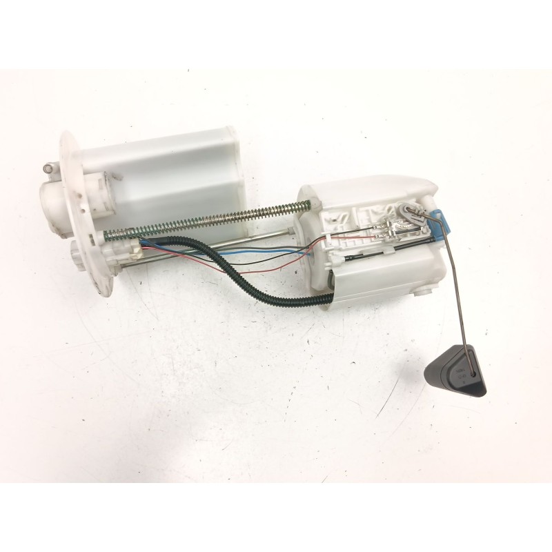 Recambio de bomba combustible aforador para toyota yaris (_p13_) 1.5 hybrid (nhp130_) referencia OEM IAM 777040D090  