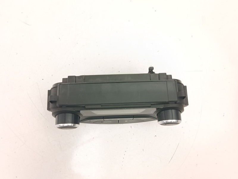 Recambio de mandos calefaccion aire para toyota yaris (_p13_) 1.5 hybrid (nhp130_) referencia OEM IAM 559000D800C3  