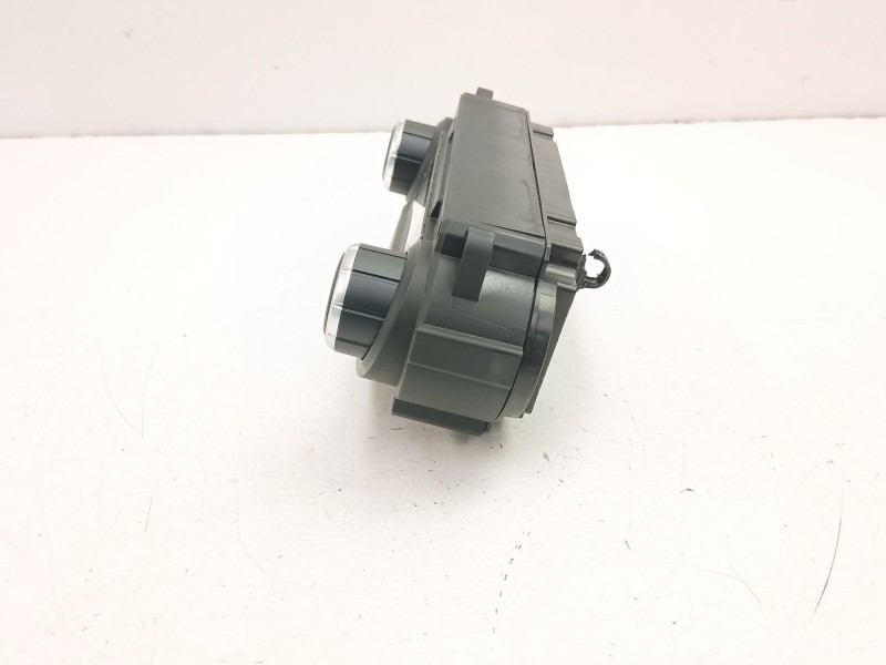 Recambio de mandos calefaccion aire para toyota yaris (_p13_) 1.5 hybrid (nhp130_) referencia OEM IAM 559000D800C3  