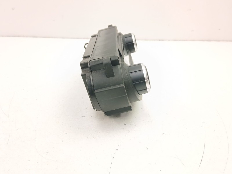 Recambio de mandos calefaccion aire para toyota yaris (_p13_) 1.5 hybrid (nhp130_) referencia OEM IAM 559000D800C3  