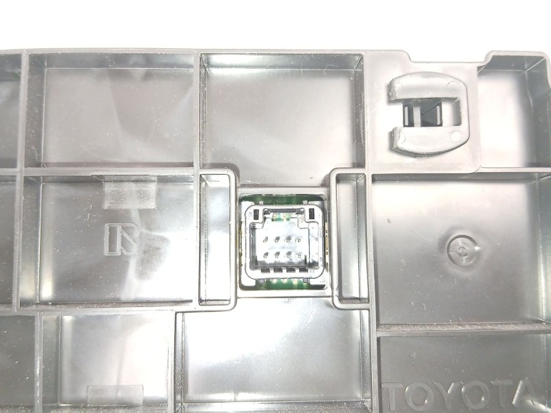 Recambio de mandos calefaccion aire para toyota yaris (_p13_) 1.5 hybrid (nhp130_) referencia OEM IAM 559000D800C3  