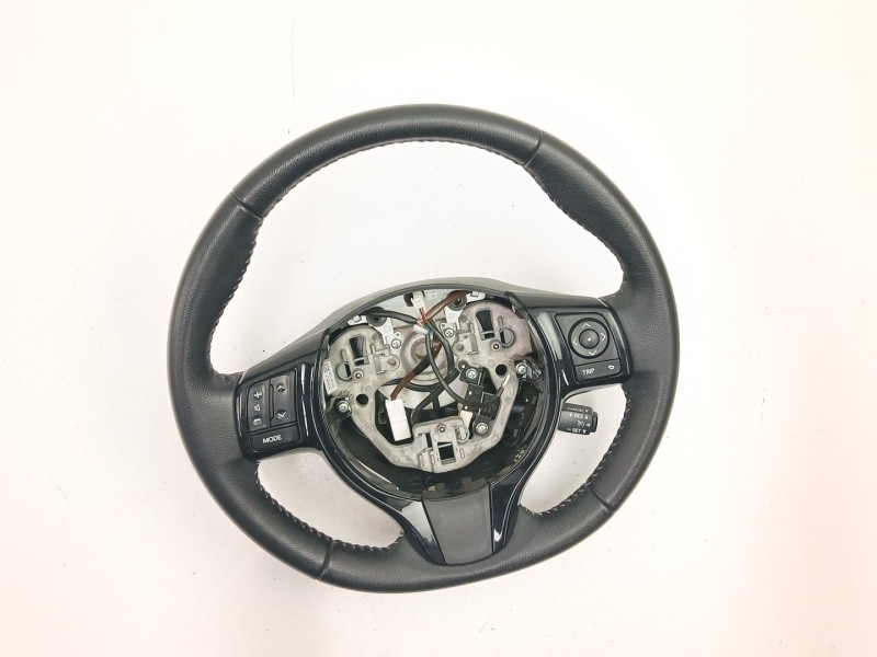Recambio de volante para toyota yaris (_p13_) 1.5 hybrid (nhp130_) referencia OEM IAM 451000D49024 310374599BMYAA 