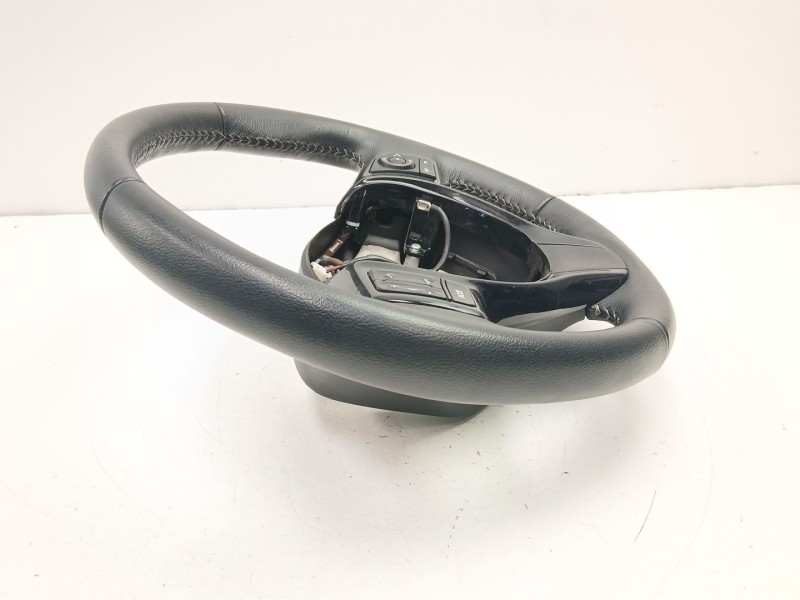 Recambio de volante para toyota yaris (_p13_) 1.5 hybrid (nhp130_) referencia OEM IAM 451000D49024 310374599BMYAA 