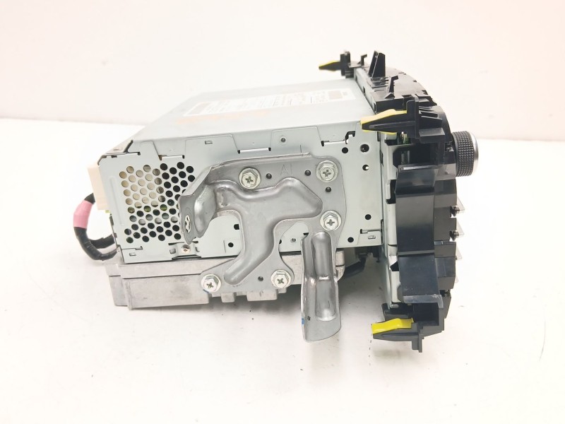 Recambio de radio cd/mp3 para toyota yaris (_p13_) 1.5 hybrid (nhp130_) referencia OEM IAM 861400D320  
