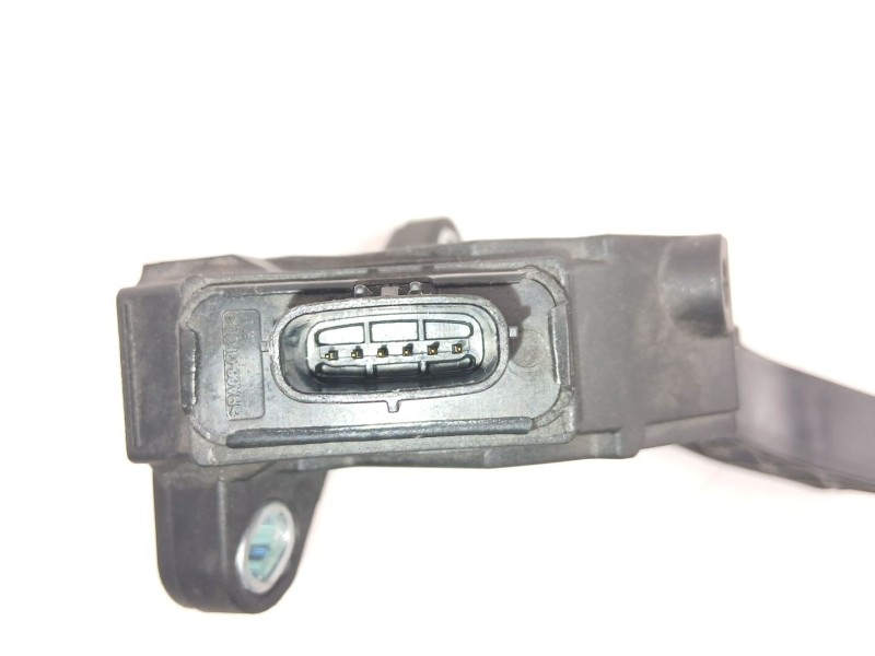Recambio de potenciometro aceleracion para toyota yaris (_p13_) 1.5 hybrid (nhp130_) referencia OEM IAM 781100D110  