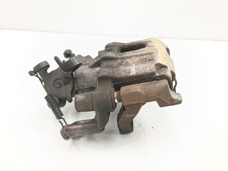 Recambio de pinza freno trasera derecha para toyota yaris (_p13_) 1.5 hybrid (nhp130_) referencia OEM IAM 478300D020  