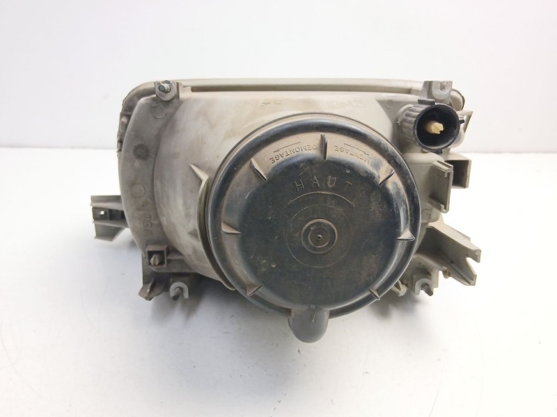 Recambio de faro derecho para renault 19 i (b/c53_) 1.4 referencia OEM IAM 7700823925  