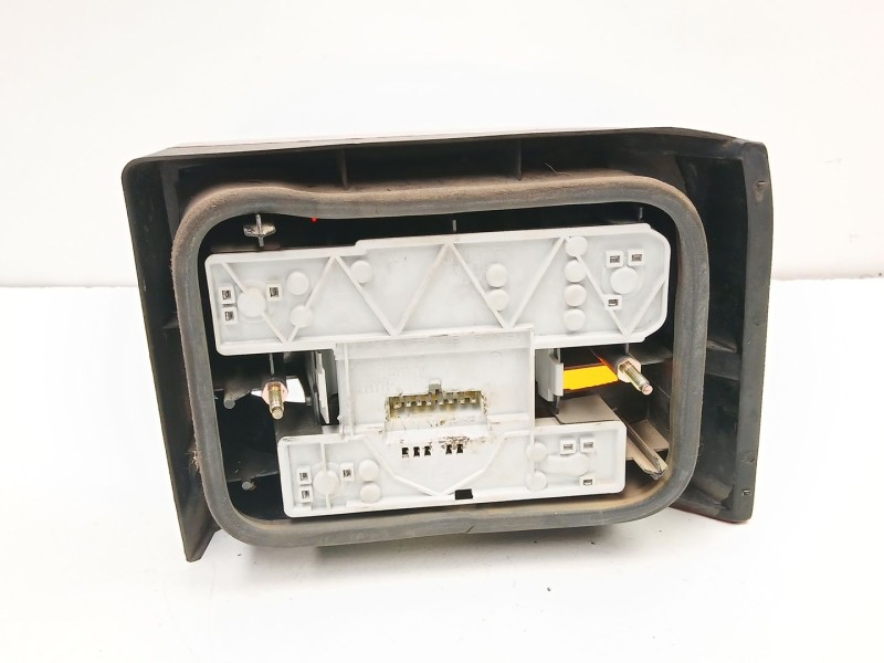 Recambio de piloto trasero izquierdo para renault 19 i (b/c53_) 1.4 referencia OEM IAM 7701033780  