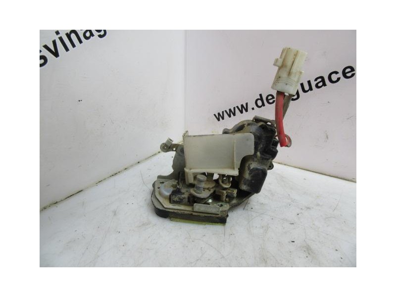 Recambio de cerradura pta. tras. dch. : toyota carina : 2.0 g (133,24cv) [1993] para toyota carina 2.0 g referencia OEM IAM   